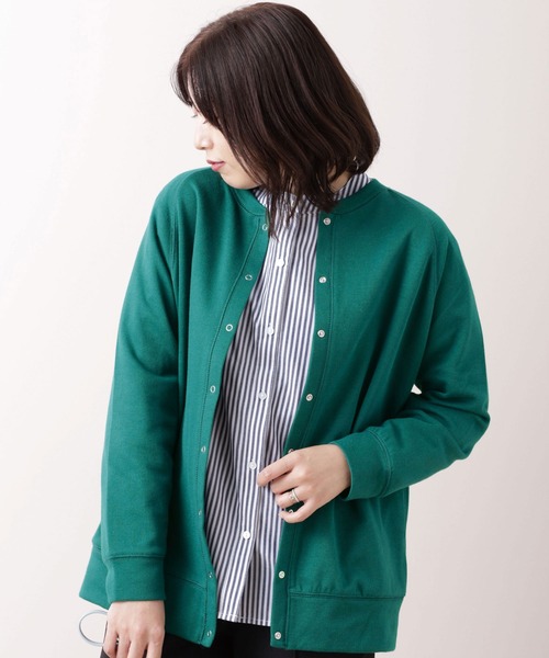 BELLUNA PLUS（ベルーナ）の「ボタンデザインクルーネックカーディガン（カーディガン/ボレロ・レディース・イエロー/レッド/ブラック/グリーン・MEDIUM/LARGE/X-LARGE）」の3枚目の写真