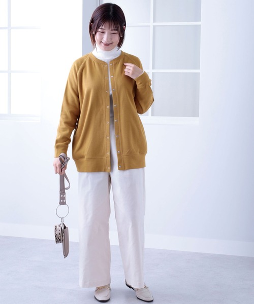 BELLUNA PLUS（ベルーナ）の「ボタンデザインクルーネックカーディガン（カーディガン/ボレロ・レディース・イエロー/レッド/ブラック/グリーン・MEDIUM/LARGE/X-LARGE）」の16枚目の写真