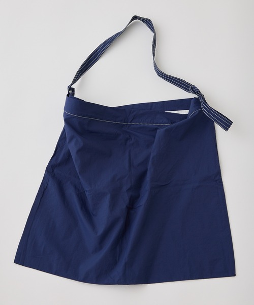 WHIMSIC（ウィムジック）の「【UNISEX】ナイロンビッグスリングバッグ（ショルダーバッグ・メンズ・ブラック/ブルー/ホワイト/グリーン/ネイビー・FREE）」の4枚目の写真