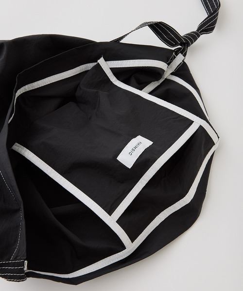 WHIMSIC（ウィムジック）の「【UNISEX】ナイロンビッグスリングバッグ（ショルダーバッグ・メンズ・ブラック/ブルー/ホワイト/グリーン/ネイビー・FREE）」の6枚目の写真