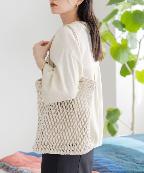 LOWRYS FARM（ローリーズファーム）の「マクラメキンチャクツキトート　176604（トートバッグ・レディース・ベージュ/ブラック/アイボリー/ホワイト系その他・FREE）」の3枚目の写真