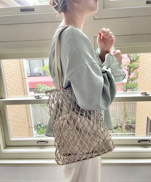 LOWRYS FARM（ローリーズファーム）の「マクラメキンチャクツキトート　176604（トートバッグ・レディース・ベージュ/ブラック/アイボリー/ホワイト系その他・FREE）」の2枚目の写真