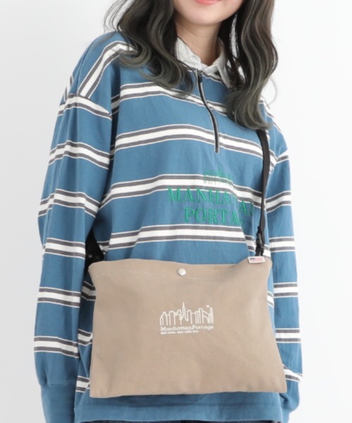 Manhattan Portage（マンハッタンポーテージ）の「Botanical Sullivan Shoulder Bag Canvas（ショルダーバッグ・レディース・ブラック/ベージュ/オリーブ・SMALL）」の20枚目の写真