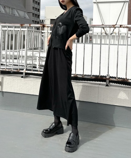 LVEU.（ラブユ.）の「【ZOZOTOWN限定】Heart design V-neck cardigan / ハートデザインVネックカーディガン（カーディガン/ボレロ・レディース・ブラック/ホワイト・FREE）」の9枚目の写真