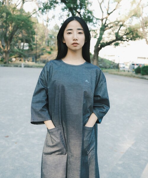 SHARE PARK(シェアパーク)の「【UVカット・撥水・ストレッチ】ストレッチデニムライト ワンピース(ワンピース・レディース・サックスブルー系/ネイビー系・MEDIUM/SMALL)」の13枚目の写真