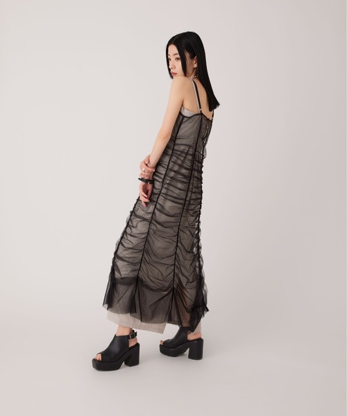 Ellno de Mavie(エルノデメヴィ)の「チュールシャーリングキャミワンピース(ワンピース・レディース・ブラック・FREE)」の2枚目の写真