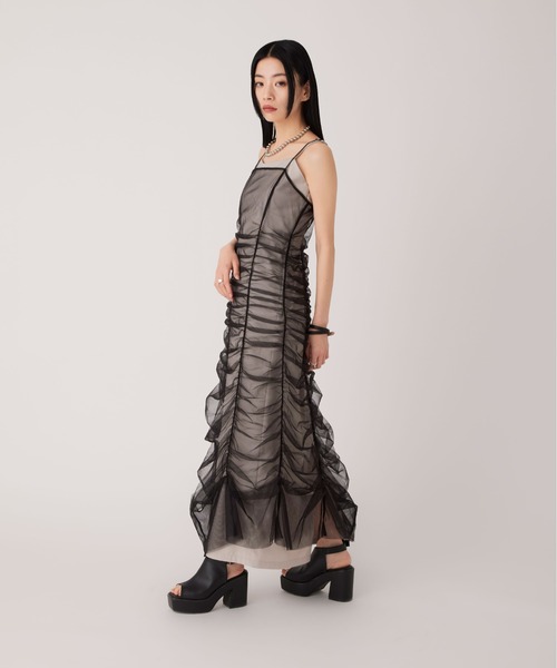 Ellno de Mavie(エルノデメヴィ)の「チュールシャーリングキャミワンピース(ワンピース・レディース・ブラック・FREE)」の4枚目の写真