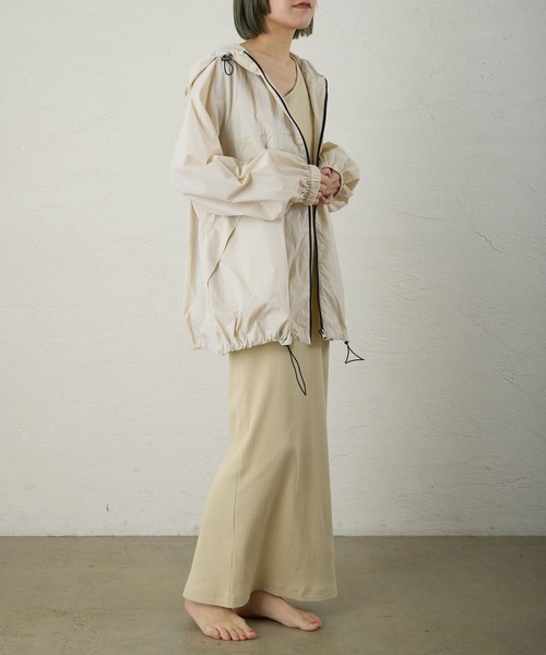 LOUNGEDRESS（ラウンジドレス）の「【earthy_/アーシー】リブワンショルタンクワンピース（ワンピース・レディース・ブラック/ベージュ・SMALL/MEDIUM）」の4枚目の写真