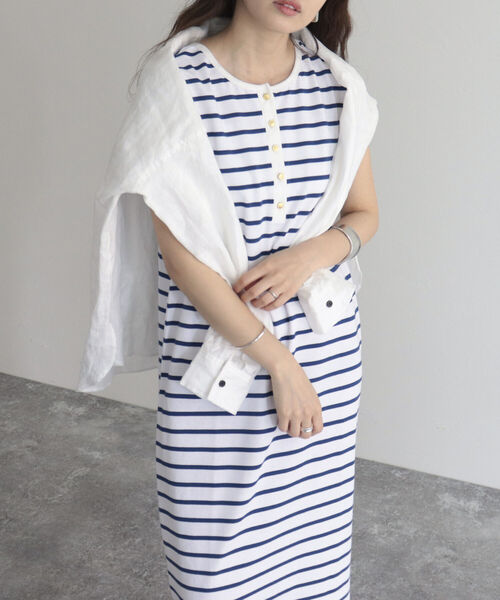 fredy emue（フレディエミュ）の「ボーダー2WAYフレンチスリーブワンピース（ワンピース・レディース・ホワイト系その他/ブラック系その他/グレー系その他・38）」の2枚目の写真