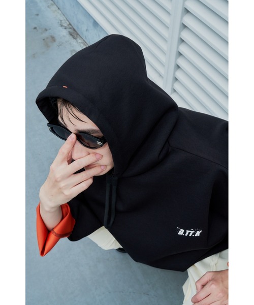 D.TT.K（ディティーティーケー）の「9 SLEEVE HOODIE　バイカラー配色　トレーニング　パーカー（パーカー・レディース・グレー/ブラック・MEDIUM/LARGE/SMALL）」の8枚目の写真