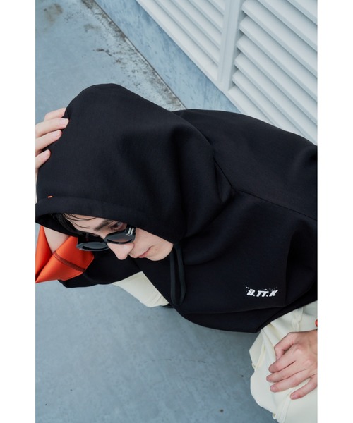 D.TT.K（ディティーティーケー）の「9 SLEEVE HOODIE　バイカラー配色　トレーニング　パーカー（パーカー・レディース・グレー/ブラック・MEDIUM/LARGE/SMALL）」の9枚目の写真