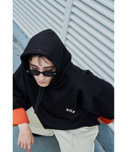 D.TT.K（ディティーティーケー）の「9 SLEEVE HOODIE　バイカラー配色　トレーニング　パーカー（パーカー・レディース・グレー/ブラック・MEDIUM/LARGE/SMALL）」の12枚目の写真