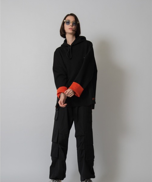 D.TT.K（ディティーティーケー）の「9 SLEEVE HOODIE　バイカラー配色　トレーニング　パーカー（パーカー・レディース・グレー/ブラック・MEDIUM/LARGE/SMALL）」の20枚目の写真