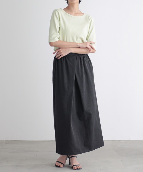 for/c（フォーシー）の「[新色追加]USAコットン前後2WAYバックシャンTシャツ【サスティナブル】（Tシャツ/カットソー・レディース・ホワイト/ブラック×ホワイト/ブラック/ライム/チャコールグレー/ネイビー/ライトブラウン/レッド・M/L/LL/S）」の12枚目の写真