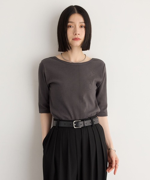 for/c（フォーシー）の「[新色追加]USAコットン前後2WAYバックシャンTシャツ【サスティナブル】（Tシャツ/カットソー・レディース・ホワイト/ブラック×ホワイト/ブラック/ライム/チャコールグレー/ネイビー/ライトブラウン/レッド・M/L/LL/S）」の21枚目の写真