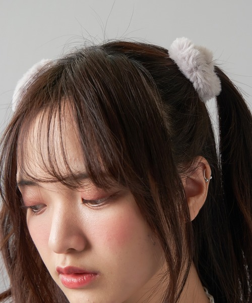 SPINNS(スピンズ)の「【2個セット】ファーヘアゴム(ヘアゴム・レディース・ホワイト/グレー/ピンク/ブルー/ブラック/パープル/イエロー/レッド・ONESIZE)」の20枚目の写真