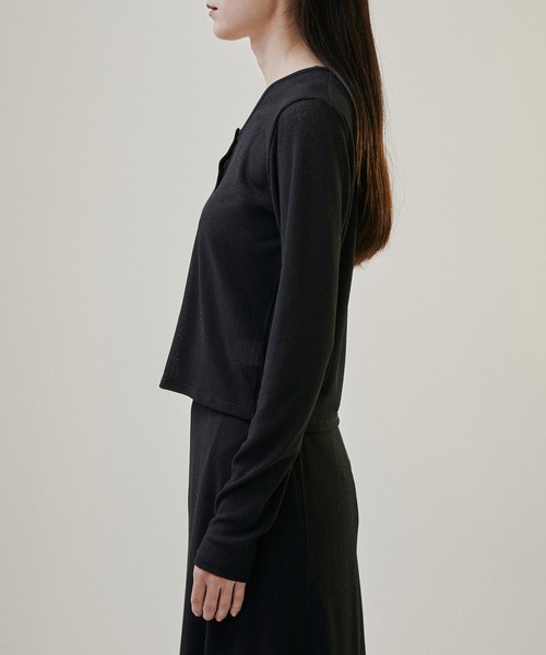 SALON adam et rope'(サロン アダム エ ロペ)の「KINANリブショートシアーカーディガン【洗える】(カーディガン/ボレロ・レディース・ブラック/オフホワイト/パープル・FREE)」の16枚目の写真