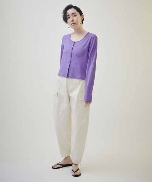 SALON adam et rope'(サロン アダム エ ロペ)の「KINANリブショートシアーカーディガン【洗える】(カーディガン/ボレロ・レディース・ブラック/オフホワイト/パープル・FREE)」の20枚目の写真