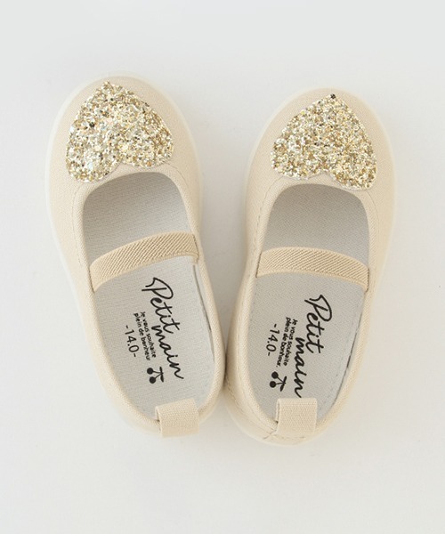 petit main(プティマイン)の「ハートシューズ(ローファー・キッズ・アイボリー/ブラック・15cm/16cm/14cm/18cm/17cm)」の9枚目の写真