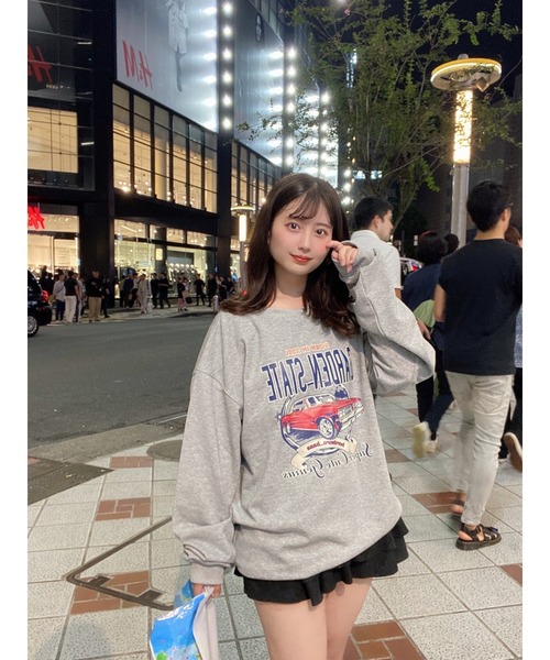 DEVICE(デバイス)の「【DEVICE×佐藤かれん】ルーズグラフィック CARプリント 裏毛 スウェット トレーナー(スウェット・レディース・グレー・FREE)」の8枚目の写真