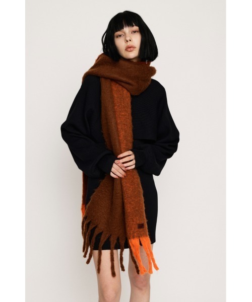 SLY（スライ）の「SHAGGY COLOR LINE STOLE シャギー カラー ライン ストール（ストール/ショール・レディース・ピンク/ブルー/ブラウン・FREE）」の7枚目の写真