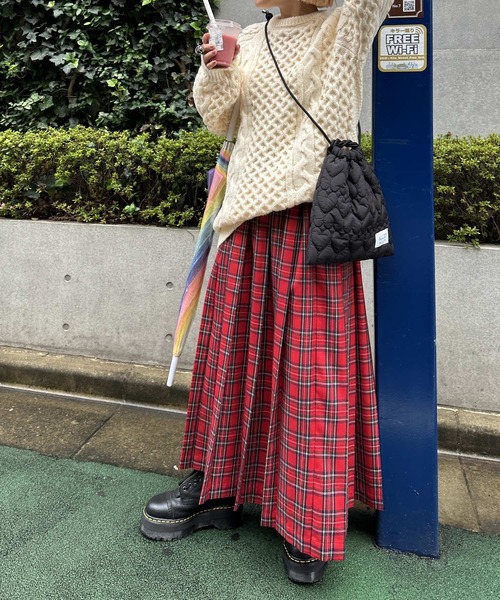 Alley by w closet(アリーバイダブルクローゼット)の「【Alley】ハートキルト巾着バック(ハンドバッグ・レディース・ブラック/オフホワイト/ピンク/シルバー/ライム/ピンク系その他・FREE)」の11枚目の写真