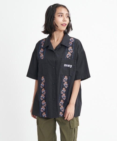 ROXY(ロキシー)の「WALKING ON AIR/ロキシーマルチ柄ゆったりシルエットキューバシャツ(シャツ/ブラウス・レディース・パープル/マルチ/ナチュラル・MEDIUM/LARGE/SMALL)」の8枚目の写真
