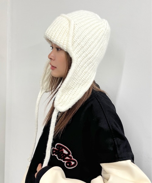 WHO'S WHO gallery（フーズフーギャラリー）の「イヤーフラップワッチ（ニットキャップ/ビーニー・レディース・グレー/オフホワイト/サックスブルー/マスタード/ブラック・FREE）」の2枚目の写真