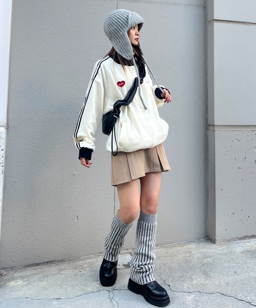 WHO'S WHO gallery（フーズフーギャラリー）の「イヤーフラップワッチ（ニットキャップ/ビーニー・レディース・グレー/オフホワイト/サックスブルー/マスタード/ブラック・FREE）」の15枚目の写真