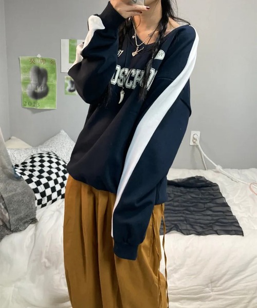 LYEON(リヨン)の「Vネックユニフォームスウェット(スウェット・レディース・グレー/ネイビー・FREE)」の9枚目の写真