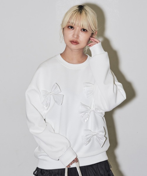 MERLOT(メルロー)の「ビッグリボンスウェット(スウェット・レディース・ホワイト/ブラック・FREE)」の4枚目の写真