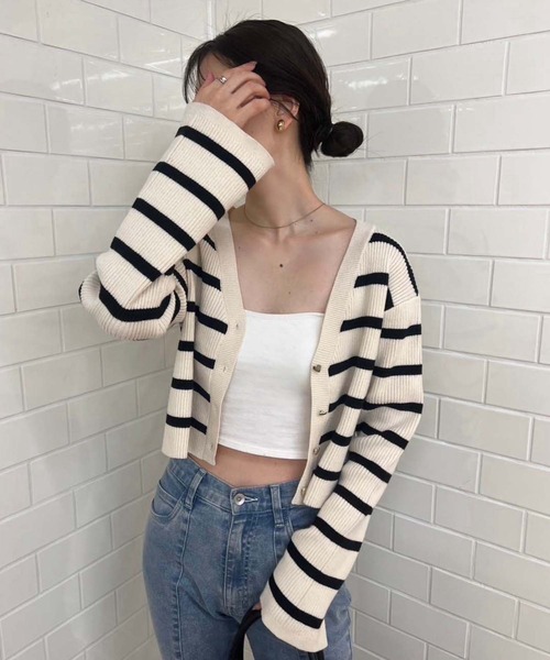 one after another NICE CLAUP(ワンアフターアナザーナイスクラップ)の「ハートボタンベルスリーブカーディガン(カーディガン/ボレロ・レディース・ホワイト×ブラック/ブラック/サックスブルー/ピンク/オフホワイト/杢グレー・FREE)」の11枚目の写真