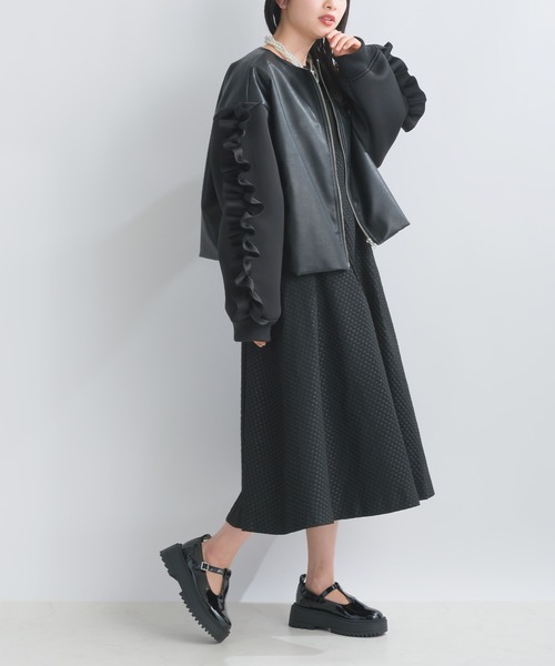 PICCIN（ピッチン）の「【WEB限定】フェイクレザー×ダンボールニット フリルスリーブ ブルゾン（ブルゾン・レディース・ブラック/アイボリー・M）」の3枚目の写真