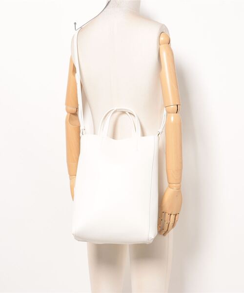 KOBE LETTUCE（コウベレタス）の「A4サイズ収納可 ショルダー付き2Way メニーポケットトートバッグ（トートバッグ・レディース・ブラック/アイボリー/グレイッシュベージュ・FREE）」の10枚目の写真