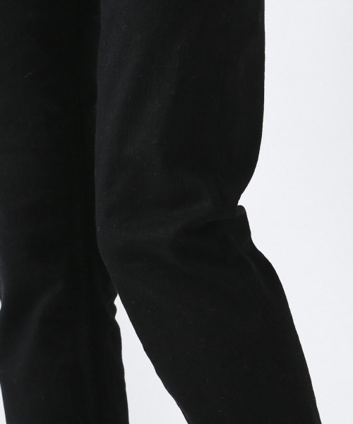 5351 POUR LES FEMMES(ゴーサンゴーイチプールファム)の「スリムストレートデニム ブラック(デニムパンツ・レディース・ブラック・0/1/2)」の2枚目の写真