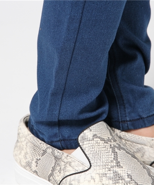 WEGO（ウィゴー）の「WEGO/ 前ボタンダメージスキニー（デニムパンツ・レディース・インディゴブルー/ダークインディゴブルー/ブラック・MEDIUM/LARGE）」の10枚目の写真