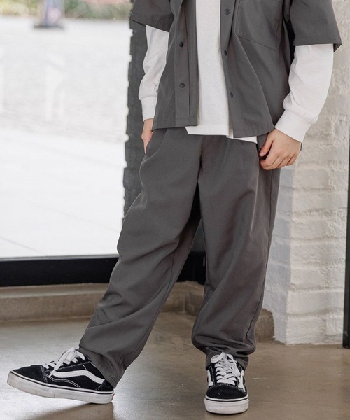 GLOBAL WORK(グローバルワーク)の「エアかるイージーパンツ/976027(その他パンツ・キッズ・ブラック/カーキ/チャコール・120cm/130cm/140cm/150cm/160cm/170cm)」の3枚目の写真