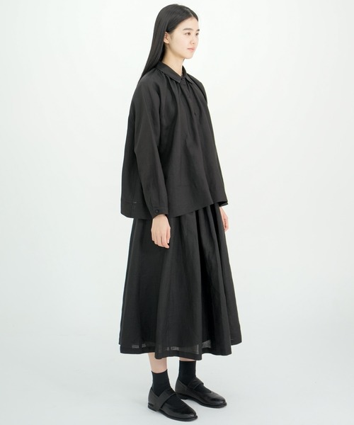 eunoia　ユノイア　リネン　ブラウス　プルオーバー　黒　ビショップ Bshop（ビショップ）の「eunoia | リネン ギャザーシャツ WOMEN