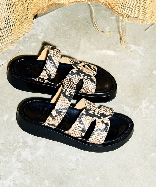 GRISE（グリーズ）の「GRISEレザーアツゾコカットワークミュールサンダル（サンダル・レディース・ベージュ系その他/ブラウン/ブラック×ブラック・MEDIUM/SMALL/X-LARGE/LARGE）」の3枚目の写真