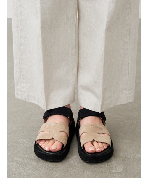 GRISE（グリーズ）の「GRISEレザーアツゾコカットワークミュールサンダル（サンダル・レディース・ベージュ系その他/ブラウン/ブラック×ブラック・MEDIUM/SMALL/X-LARGE/LARGE）」の6枚目の写真