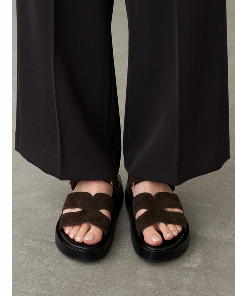 GRISE（グリーズ）の「GRISEレザーアツゾコカットワークミュールサンダル（サンダル・レディース・ベージュ系その他/ブラウン/ブラック×ブラック・MEDIUM/SMALL/X-LARGE/LARGE）」の8枚目の写真