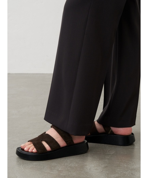 GRISE（グリーズ）の「GRISEレザーアツゾコカットワークミュールサンダル（サンダル・レディース・ベージュ系その他/ブラウン/ブラック×ブラック・MEDIUM/SMALL/X-LARGE/LARGE）」の9枚目の写真