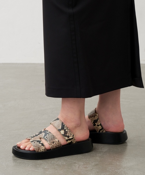 GRISE（グリーズ）の「GRISEレザーアツゾコカットワークミュールサンダル（サンダル・レディース・ベージュ系その他/ブラウン/ブラック×ブラック・MEDIUM/SMALL/X-LARGE/LARGE）」の12枚目の写真