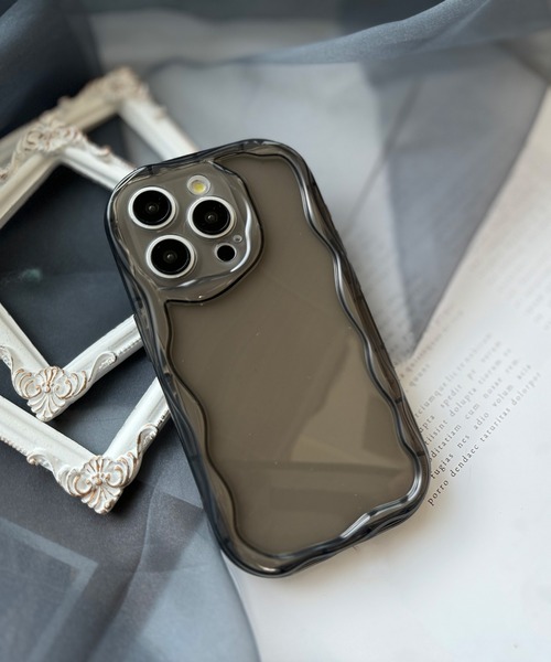 NOLITA LABORATORY（ノリータラボラトリー）の「【 NOLITA / ノリータ 】くねくね ソフトシリコン アイフォンケース アイフォンカバー iPhone 17 / 17pro / 17proMax / Air / 16 / 16pro / 16proMax / 16plus / 16e / 14 / 15 / 7 / 8 / SE2 / SE3 / 11 / 12 / 13（スマホケース/カバー・レディース・クリア/ホワイト/ブラック/クリアブラウン/シルバー/ピンク・iPhone 14/iPhone 14 Pro/iPhone 14 Pro Max/iPhone 15/iPhone 15 Pro/iPhone 15 Pro Max/iPhone 14 Plus/iPhone 15 Plus/iPhone 13/iPhone 13 Pro/iPhone 13 Pro Max/iPhone 11/iPhone 11 Pro/iPhone 12/iPhone 12 Pro/iPhone 12 Pro Max/iPhone 11 Pro Max/iPhone 7/8/SE(第2/第3世代)/iPhone 16/iPhone 16 Plus/iPhone 16 Pro/iPhone 16 Pro Max/iPhone 12 mini/iPhone 13 mini/iPhone 17/iPhone 17 Pro/iPhone 17 Pro Max/iPhone Air/iPhone 16e）」の9枚目の写真