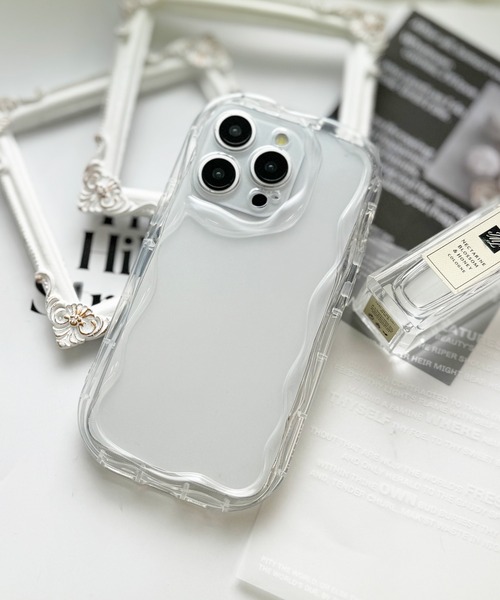 NOLITA LABORATORY（ノリータラボラトリー）の「【 NOLITA / ノリータ 】くねくね ソフトシリコン アイフォンケース アイフォンカバー iPhone 17 / 17pro / 17proMax / Air / 16 / 16pro / 16proMax / 16plus / 16e / 14 / 15 / 7 / 8 / SE2 / SE3 / 11 / 12 / 13（スマホケース/カバー・レディース・クリア/ホワイト/ブラック/クリアブラウン/シルバー/ピンク・iPhone 14/iPhone 14 Pro/iPhone 14 Pro Max/iPhone 15/iPhone 15 Pro/iPhone 15 Pro Max/iPhone 14 Plus/iPhone 15 Plus/iPhone 13/iPhone 13 Pro/iPhone 13 Pro Max/iPhone 11/iPhone 11 Pro/iPhone 12/iPhone 12 Pro/iPhone 12 Pro Max/iPhone 11 Pro Max/iPhone 7/8/SE(第2/第3世代)/iPhone 16/iPhone 16 Plus/iPhone 16 Pro/iPhone 16 Pro Max/iPhone 12 mini/iPhone 13 mini/iPhone 17/iPhone 17 Pro/iPhone 17 Pro Max/iPhone Air/iPhone 16e）」の10枚目の写真