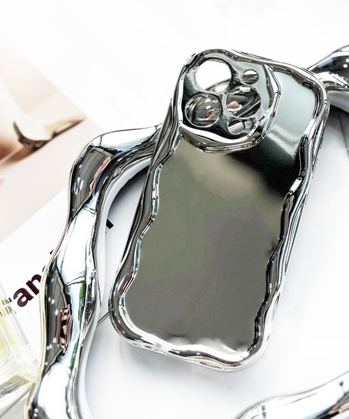 NOLITA LABORATORY（ノリータラボラトリー）の「【 NOLITA / ノリータ 】くねくね ソフトシリコン アイフォンケース アイフォンカバー iPhone 17 / 17pro / 17proMax / Air / 16 / 16pro / 16proMax / 16plus / 16e / 14 / 15 / 7 / 8 / SE2 / SE3 / 11 / 12 / 13（スマホケース/カバー・レディース・クリア/ホワイト/ブラック/クリアブラウン/シルバー/ピンク・iPhone 14/iPhone 14 Pro/iPhone 14 Pro Max/iPhone 15/iPhone 15 Pro/iPhone 15 Pro Max/iPhone 14 Plus/iPhone 15 Plus/iPhone 13/iPhone 13 Pro/iPhone 13 Pro Max/iPhone 11/iPhone 11 Pro/iPhone 12/iPhone 12 Pro/iPhone 12 Pro Max/iPhone 11 Pro Max/iPhone 7/8/SE(第2/第3世代)/iPhone 16/iPhone 16 Plus/iPhone 16 Pro/iPhone 16 Pro Max/iPhone 12 mini/iPhone 13 mini/iPhone 17/iPhone 17 Pro/iPhone 17 Pro Max/iPhone Air/iPhone 16e）」の15枚目の写真