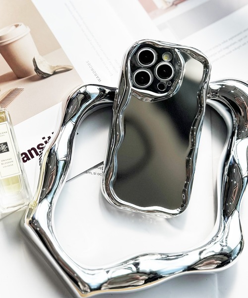 NOLITA LABORATORY（ノリータラボラトリー）の「【 NOLITA / ノリータ 】くねくね ソフトシリコン アイフォンケース アイフォンカバー iPhone 17 / 17pro / 17proMax / Air / 16 / 16pro / 16proMax / 16plus / 16e / 14 / 15 / 7 / 8 / SE2 / SE3 / 11 / 12 / 13（スマホケース/カバー・レディース・クリア/ホワイト/ブラック/クリアブラウン/シルバー/ピンク・iPhone 14/iPhone 14 Pro/iPhone 14 Pro Max/iPhone 15/iPhone 15 Pro/iPhone 15 Pro Max/iPhone 14 Plus/iPhone 15 Plus/iPhone 13/iPhone 13 Pro/iPhone 13 Pro Max/iPhone 11/iPhone 11 Pro/iPhone 12/iPhone 12 Pro/iPhone 12 Pro Max/iPhone 11 Pro Max/iPhone 7/8/SE(第2/第3世代)/iPhone 16/iPhone 16 Plus/iPhone 16 Pro/iPhone 16 Pro Max/iPhone 12 mini/iPhone 13 mini/iPhone 17/iPhone 17 Pro/iPhone 17 Pro Max/iPhone Air/iPhone 16e）」の16枚目の写真