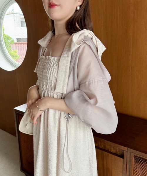 one after another NICE CLAUP（ワンアフターアナザーナイスクラップ）の「シアーボリュームマウンテンパーカー（マウンテンパーカー・レディース・オフホワイト/グレイッシュベージュ/グレー・FREE）」の3枚目の写真