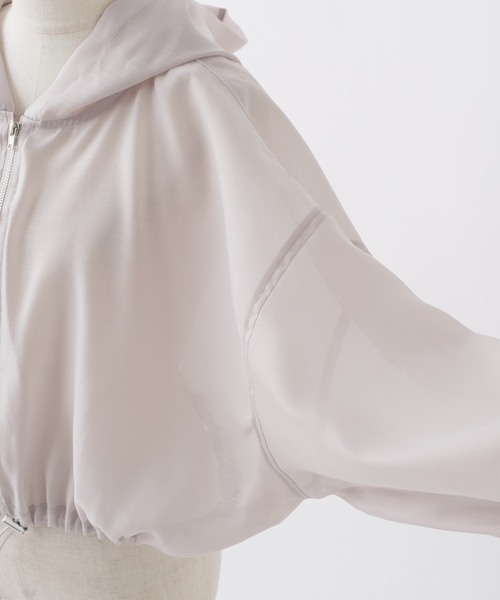 one after another NICE CLAUP（ワンアフターアナザーナイスクラップ）の「シアーボリュームマウンテンパーカー（マウンテンパーカー・レディース・オフホワイト/グレイッシュベージュ/グレー・FREE）」の14枚目の写真