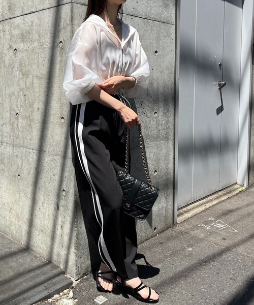 one after another NICE CLAUP（ワンアフターアナザーナイスクラップ）の「シアーボリュームマウンテンパーカー（マウンテンパーカー・レディース・オフホワイト/グレイッシュベージュ/グレー・FREE）」の18枚目の写真